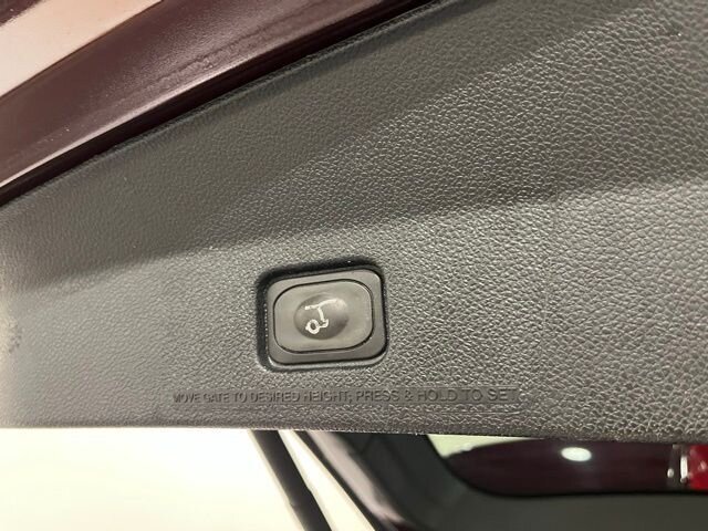 
								2018 Ford Explorer XLT w/ Apple Car Play and Navigation full									