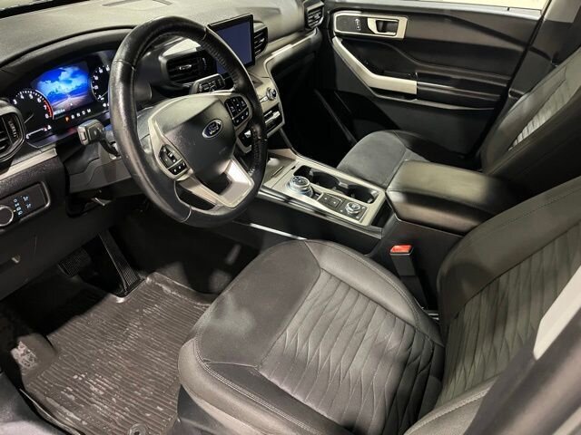 
								2021 Ford Explorer XLT full									