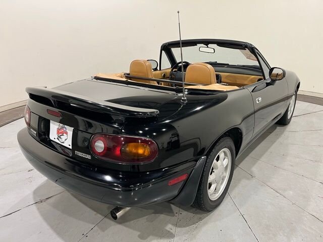 
								1993 Mazda MX-5 Miata Base full									
