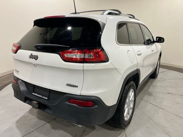 
								2016 Jeep Cherokee Latitude full									