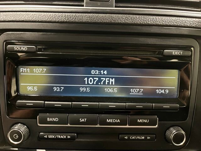 
								2015 Volkswagen Jetta 1.8T SE full									