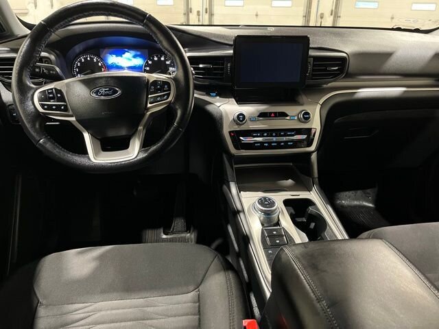 
								2021 Ford Explorer XLT full									