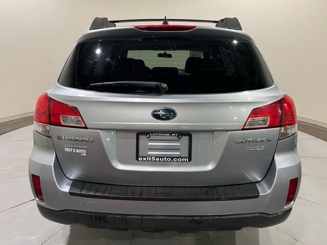 
								2014 Subaru Outback 2.5i Premium full									