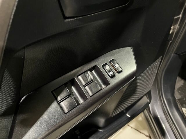 
								2018 Toyota RAV4 LE full									