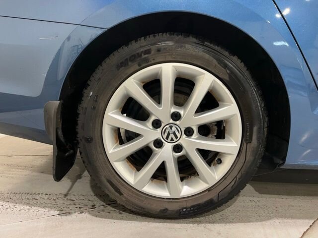 
								2015 Volkswagen Jetta 1.8T SE full									