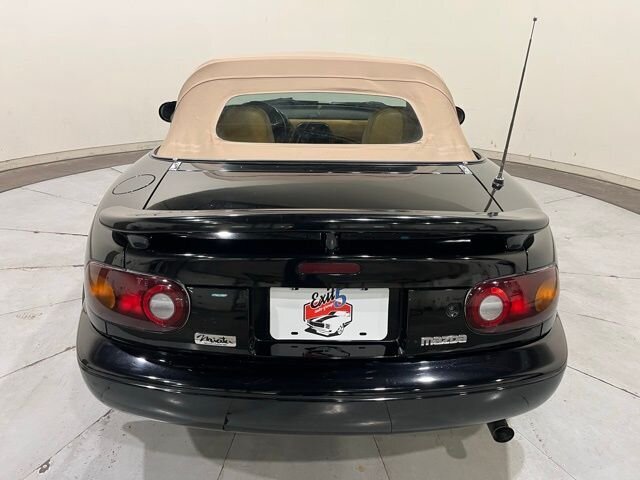 
								1993 Mazda MX-5 Miata Base full									