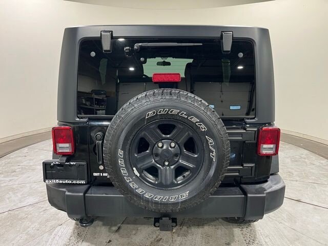 
								2018 Jeep Wrangler JK Unlimited Unlimited Sport full									