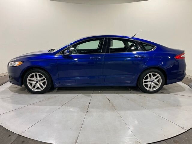 
								2014 Ford Fusion SE full									
