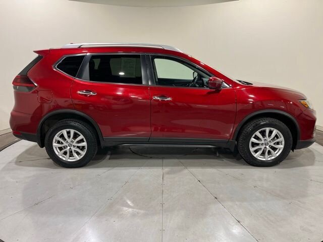 
								2018 Nissan Rogue SV w/ Apple Car Play full									