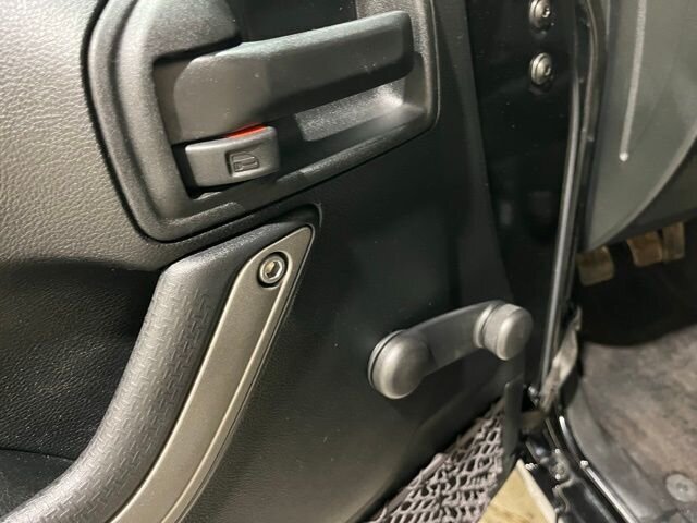 
								2018 Jeep Wrangler JK Unlimited Unlimited Sport full									