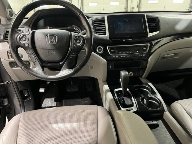 
								2018 Honda Ridgeline RTL-E w/ Apple Car Play full									