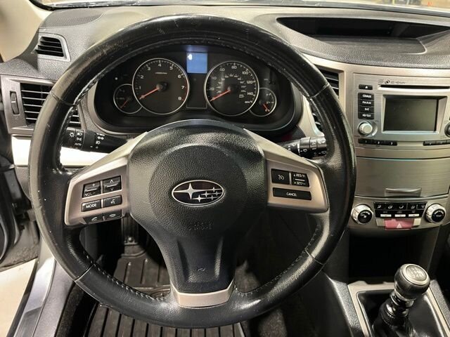 
								2014 Subaru Outback 2.5i Premium full									