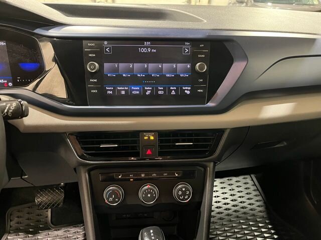 
								2022 Volkswagen Taos 1.5T SE w/Apple Car Play full									
