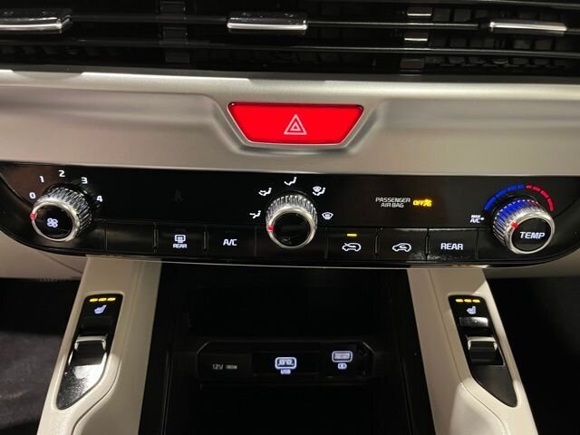 
								2020 Kia Telluride S full									