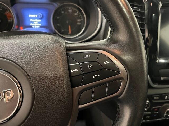 
								2019 Jeep Cherokee Limited w/ Apple Car Play and Navigation full									