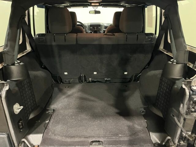 
								2018 Jeep Wrangler JK Unlimited Unlimited Sport full									