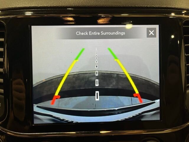 
								2021 Jeep Grand Cherokee Limited w/ Apple Car Play and Navigation full									