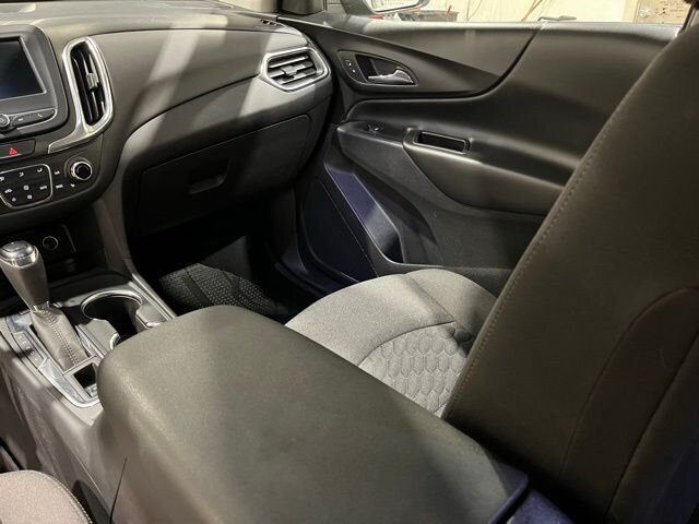 
								2021 Chevrolet Equinox LT w/ Apple Car Play full									