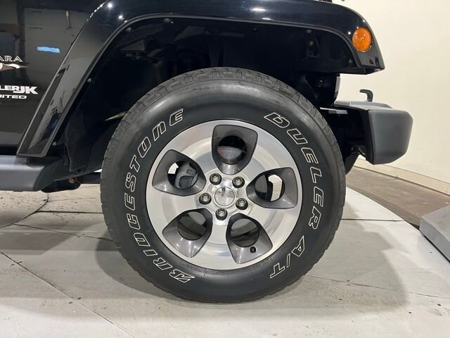 
								2018 Jeep Wrangler JK Unlimited Unlimited Sahara full									