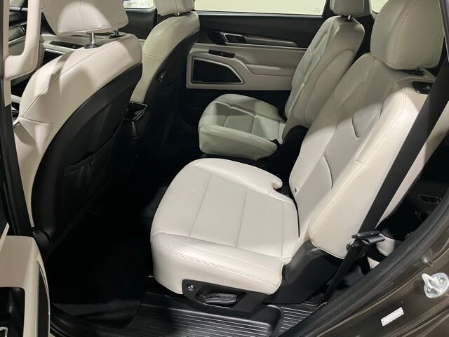 
								2020 Kia Telluride S full									