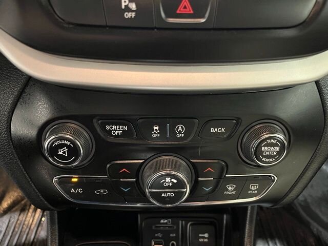 
								2018 Jeep Cherokee Limited full									