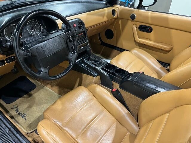 
								1993 Mazda MX-5 Miata Base full									