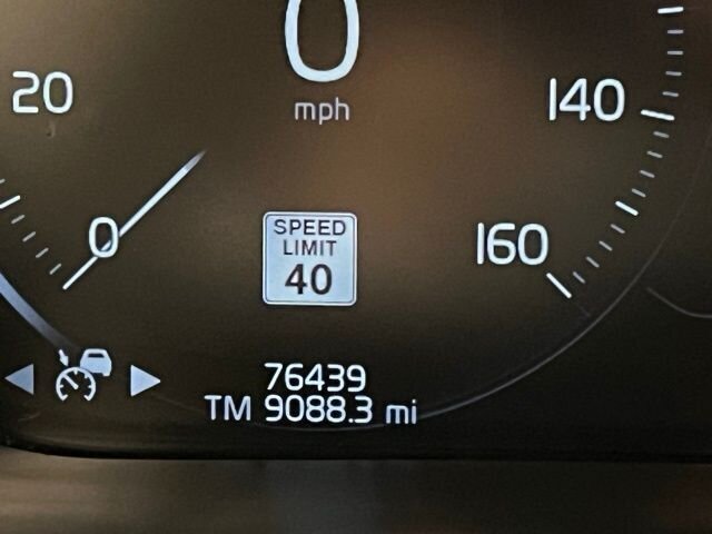 
								2018 Volvo XC60 T5 R-Design full									