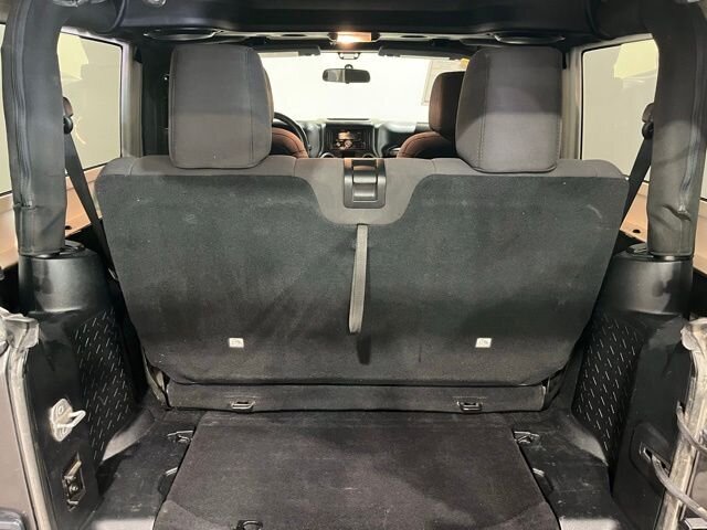 
								2014 Jeep Wrangler Sport full									