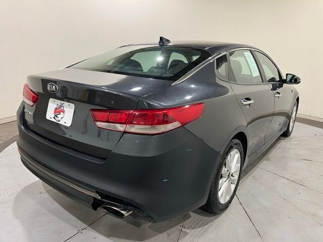 
								2017 Kia Optima LX full									