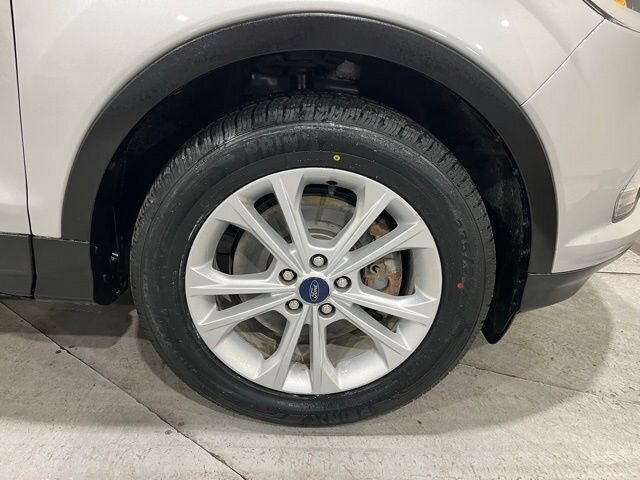 
								2019 Ford Escape SEL w/ Apple Car Play full									