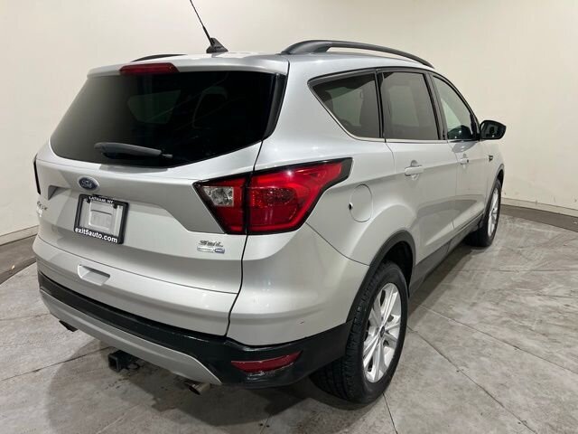 
								2019 Ford Escape SEL w/ Apple Car Play full									