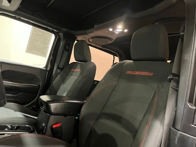 
								2019 Jeep Wrangler Rubicon w/ Apple Car Play and Navigation full									