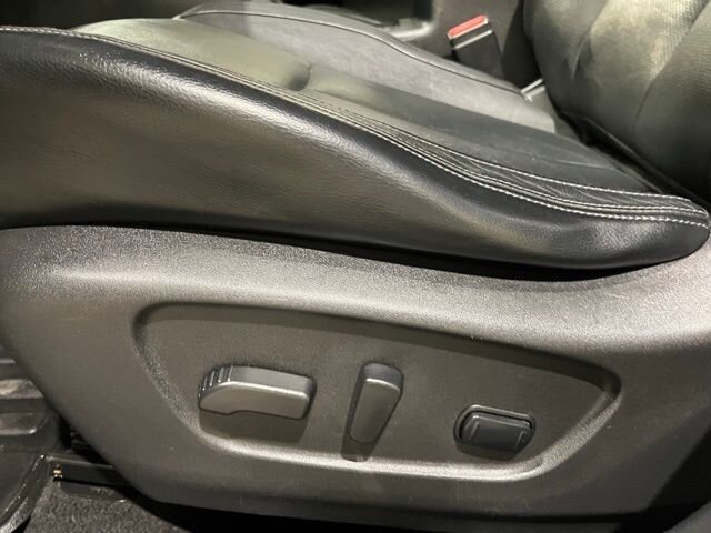 
								2018 Nissan Rogue SL w/ Apple Car Play and Navigation full									