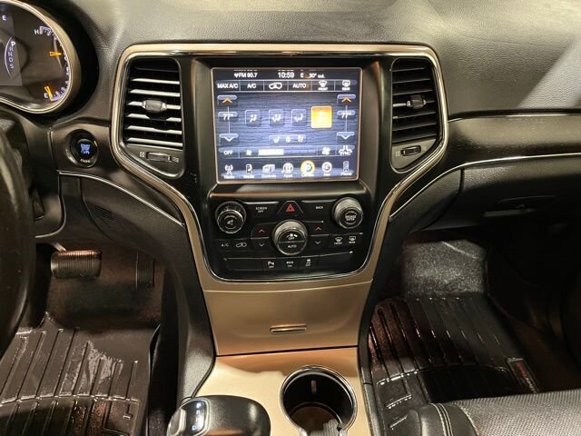 
								2015 Jeep Grand Cherokee Limited w/ Navigation full									