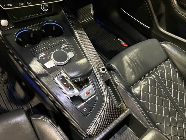 
								2018 Audi S4 3.0T Prestige quattro w/ Apple Car Play and Naviga full									