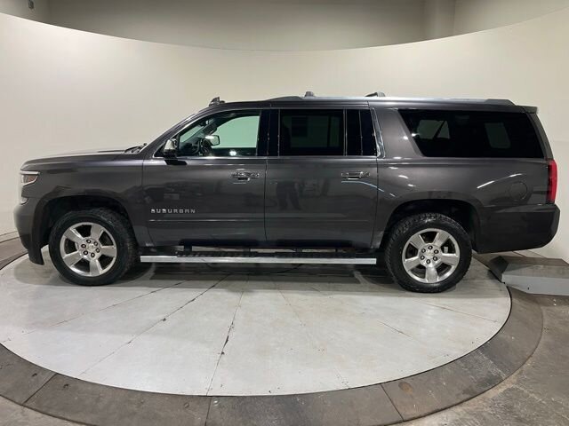 
								2018 Chevrolet Suburban Premier w/ Navigation full									