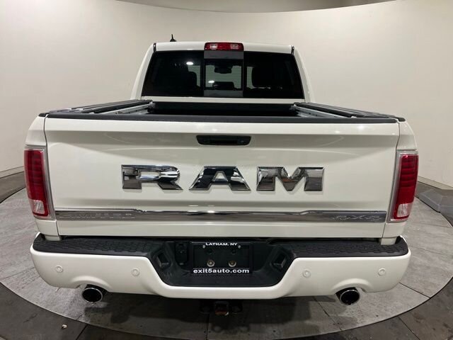 
								2017 RAM 1500 Limited w/ Navigation full									