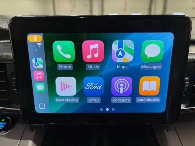 
								2021 Ford Explorer XLT w/ Apple Car Play full									