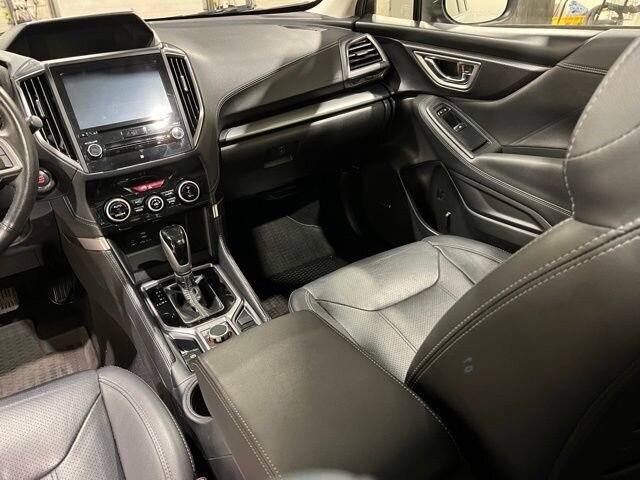 
								2020 Subaru Forester Limited w/ Apple Car Play and Navigation full									