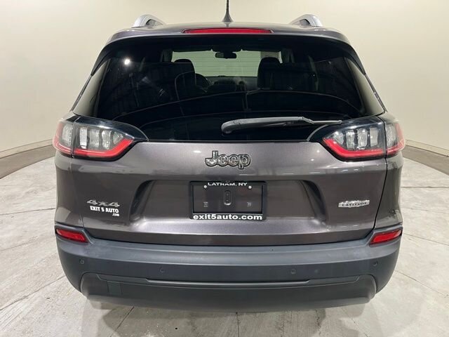 
								2019 Jeep Cherokee Latitude Plus w/ Apple Car Play full									