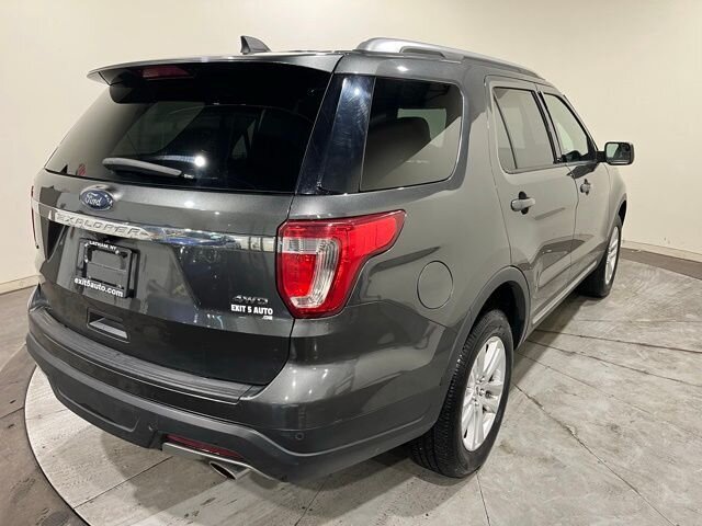
								2018 Ford Explorer XLT full									