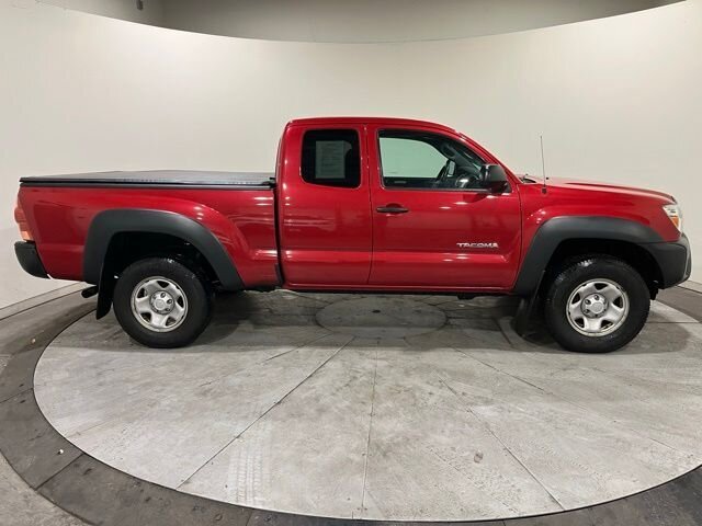 
								2015 Toyota Tacoma Base full									