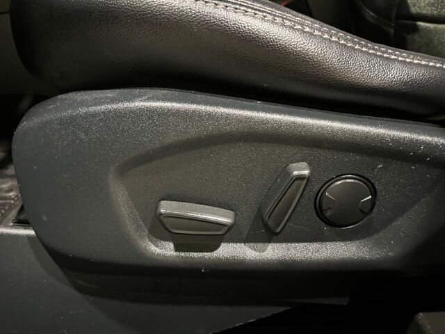 
								2019 Ford Explorer Limited w/ Apple Car Play and Navigation full									