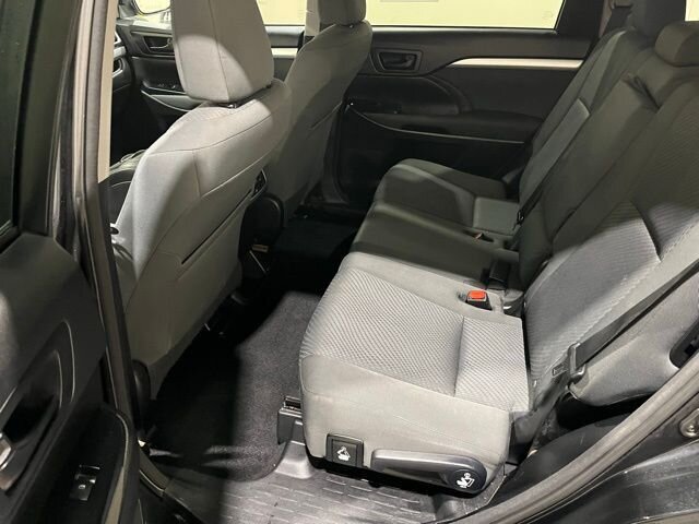 
								2016 Toyota Highlander LE V6 full									