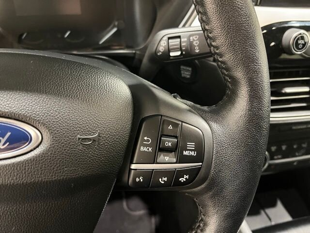 
								2020 Ford Escape SEL w/ Apple Car Play full									