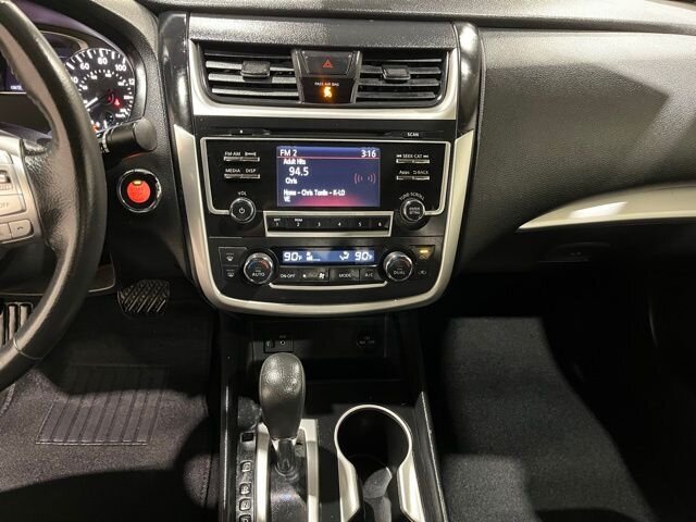 
								2016 Nissan Altima 2.5 SV full									