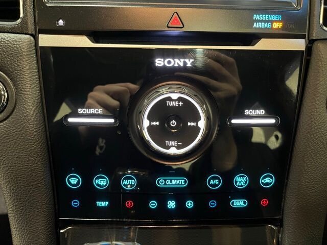 
								2015 Ford Taurus Limited w/ Navigation full									