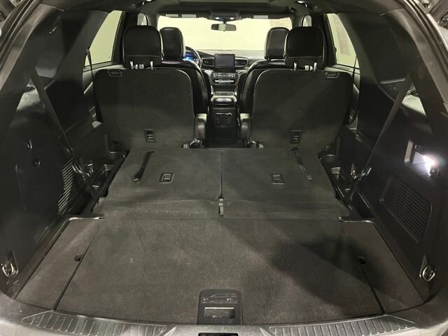 
								2020 Ford Explorer XLT w/ Apple Car Play full									