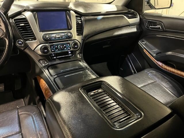 
								2018 Chevrolet Suburban Premier w/ Navigation full									