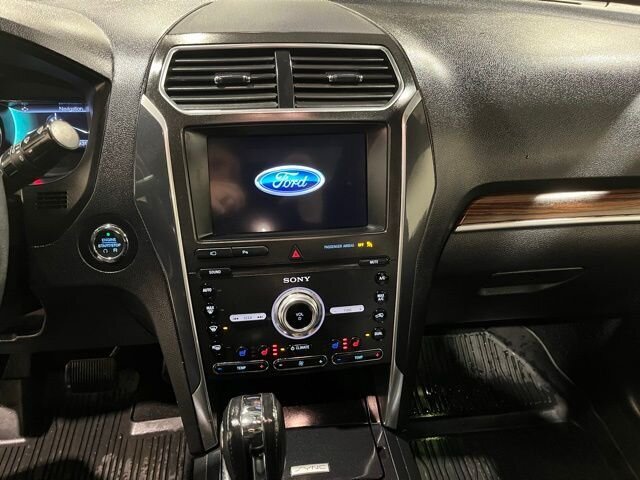 
								2019 Ford Explorer Limited w/ Apple Car Play and Navigation full									